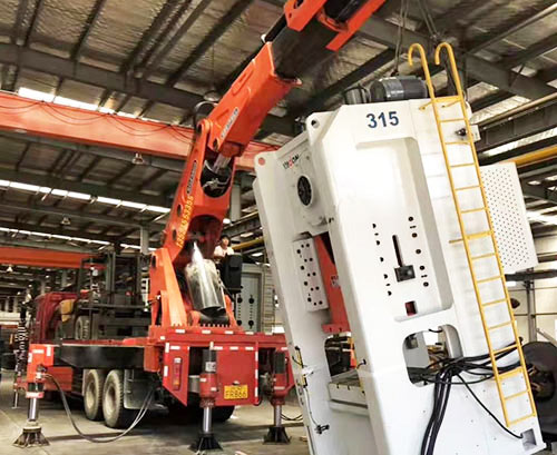 东坡附近随车吊出租，轻松解决运输难题