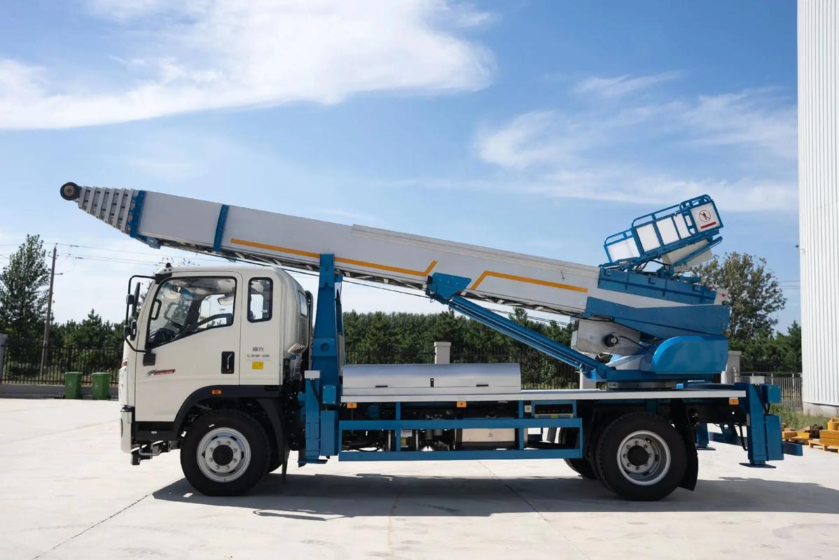 东坡云梯上料车租赁费用